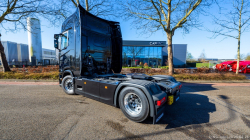 20260329-Tom-Holding-00071